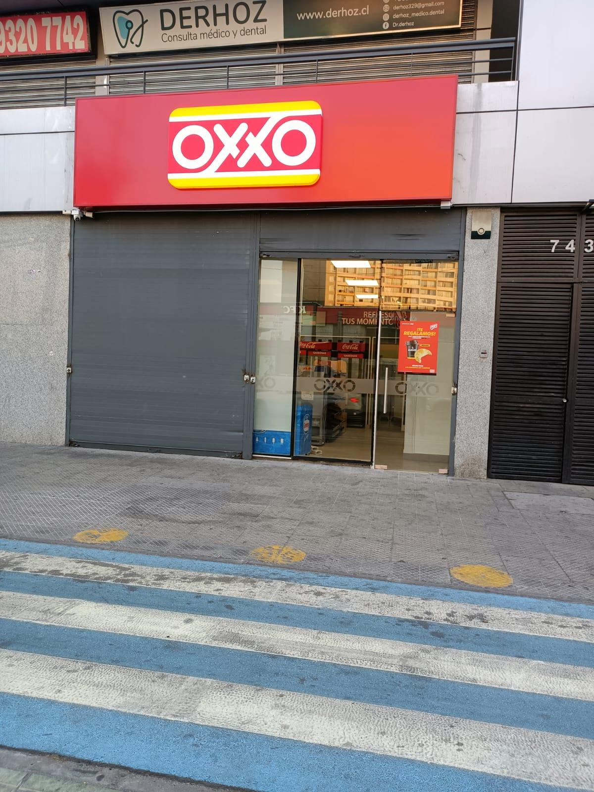 Tiendas Oxxo Vicuña Mackenna - Imagen 1